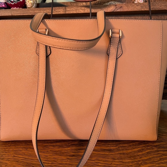 Tory Burch LARGE Robinson Laptop Tote in Cardamom, Saffiano Leather - Picture 3 of 9